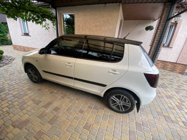 Белый Шкода Фабия, объемом двигателя 1.4 л и пробегом 193 тыс. км за 5000 $, фото 3 на Automoto.ua