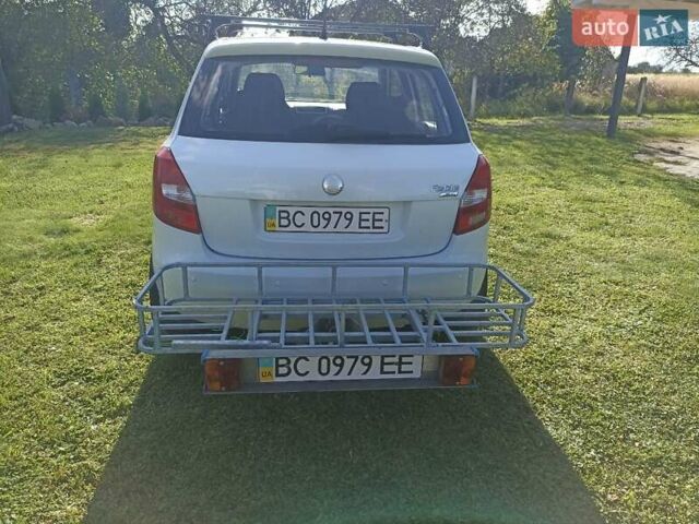 Белый Шкода Фабия, объемом двигателя 1.39 л и пробегом 330 тыс. км за 4400 $, фото 18 на Automoto.ua