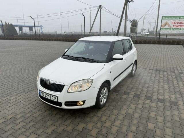Білий Шкода Фабія, об'ємом двигуна 1.6 л та пробігом 240 тис. км за 5000 $, фото 1 на Automoto.ua
