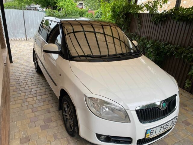 Белый Шкода Фабия, объемом двигателя 1.4 л и пробегом 193 тыс. км за 5000 $, фото 7 на Automoto.ua