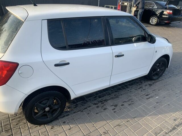 Білий Шкода Фабія, об'ємом двигуна 1.4 л та пробігом 220 тис. км за 4999 $, фото 3 на Automoto.ua