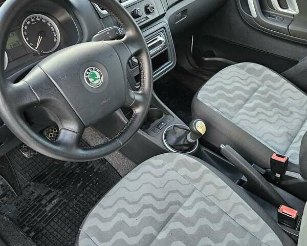 Білий Шкода Фабія, об'ємом двигуна 1.39 л та пробігом 213 тис. км за 5100 $, фото 10 на Automoto.ua