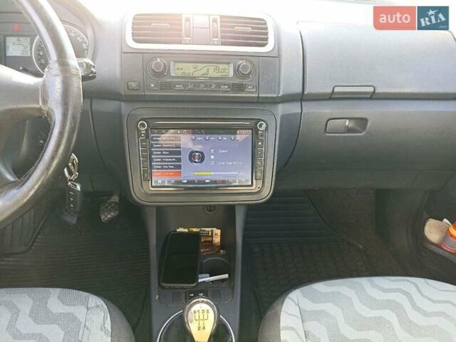 Белый Шкода Фабия, объемом двигателя 1.39 л и пробегом 330 тыс. км за 4400 $, фото 22 на Automoto.ua