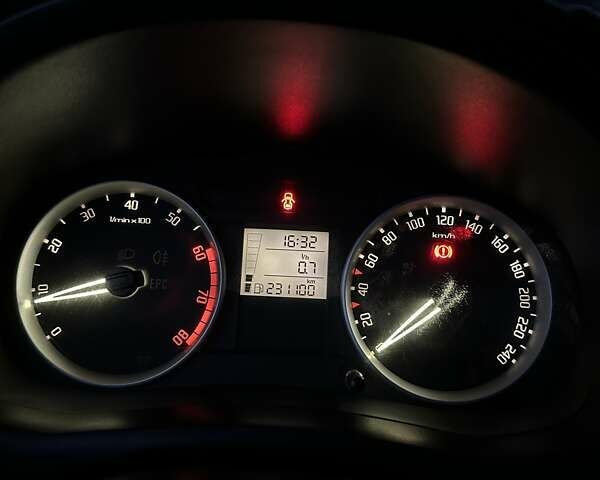 Білий Шкода Фабія, об'ємом двигуна 1.39 л та пробігом 231 тис. км за 4800 $, фото 11 на Automoto.ua