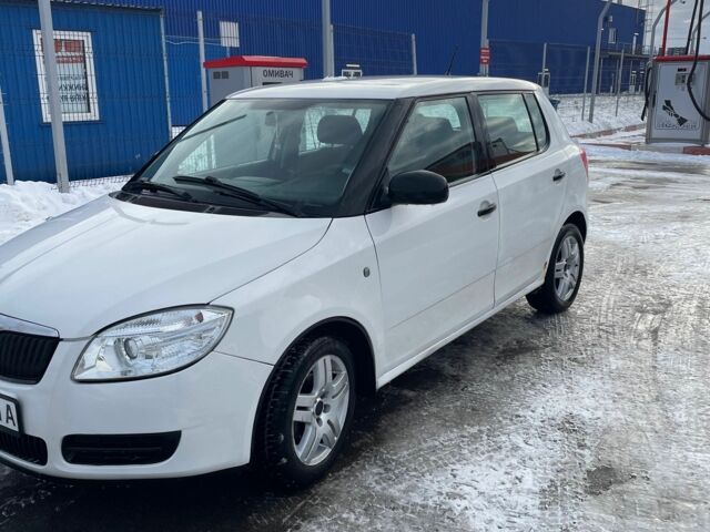 Білий Шкода Фабія, об'ємом двигуна 1.2 л та пробігом 290 тис. км за 3450 $, фото 2 на Automoto.ua