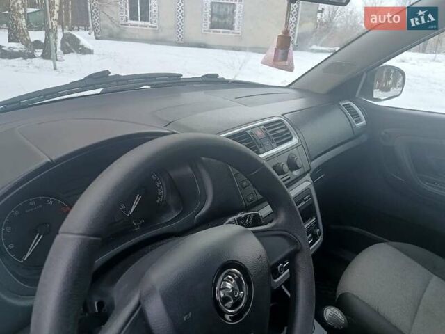 Белый Шкода Фабия, объемом двигателя 1.2 л и пробегом 290 тыс. км за 3300 $, фото 15 на Automoto.ua
