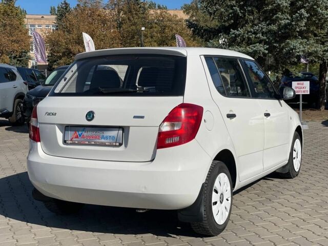 Білий Шкода Фабія, об'ємом двигуна 1.2 л та пробігом 226 тис. км за 4100 $, фото 5 на Automoto.ua