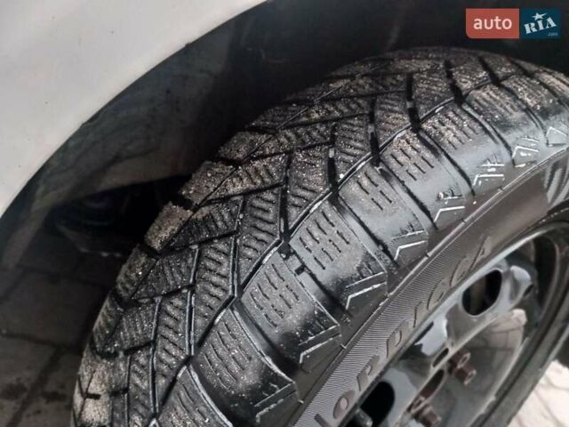 Білий Шкода Фабія, об'ємом двигуна 1.42 л та пробігом 274 тис. км за 3900 $, фото 10 на Automoto.ua