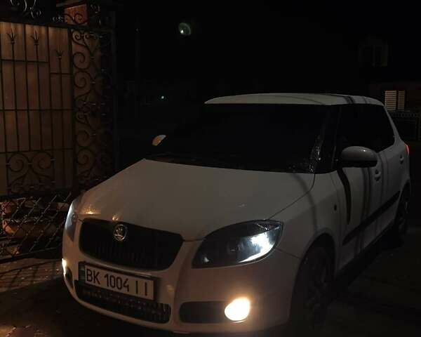 Білий Шкода Фабія, об'ємом двигуна 1.39 л та пробігом 231 тис. км за 4800 $, фото 7 на Automoto.ua