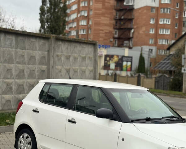 Белый Шкода Фабия, объемом двигателя 1.42 л и пробегом 349 тыс. км за 3999 $, фото 15 на Automoto.ua