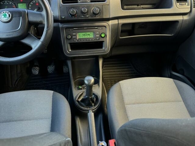 Білий Шкода Фабія, об'ємом двигуна 1.4 л та пробігом 280 тис. км за 3000 $, фото 7 на Automoto.ua