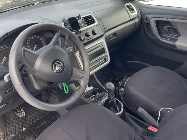 Білий Шкода Фабія, об'ємом двигуна 1.2 л та пробігом 290 тис. км за 3450 $, фото 6 на Automoto.ua