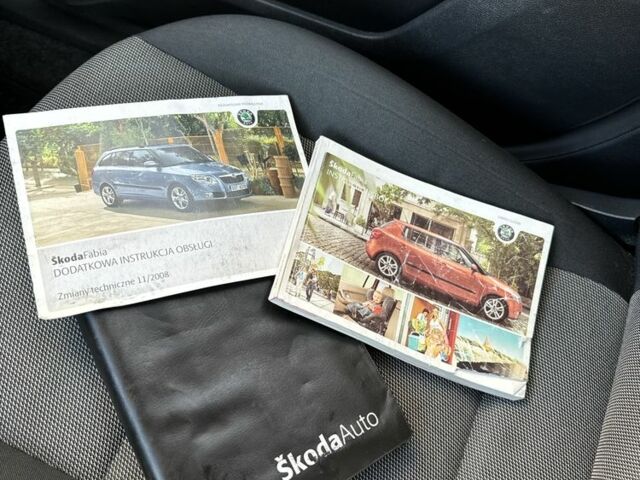 Білий Шкода Фабія, об'ємом двигуна 1.4 л та пробігом 280 тис. км за 3000 $, фото 16 на Automoto.ua