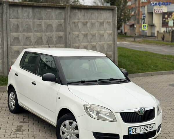 Белый Шкода Фабия, объемом двигателя 1.42 л и пробегом 349 тыс. км за 3999 $, фото 12 на Automoto.ua