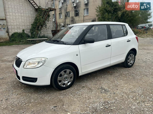 Білий Шкода Фабія, об'ємом двигуна 1.2 л та пробігом 176 тис. км за 4400 $, фото 8 на Automoto.ua