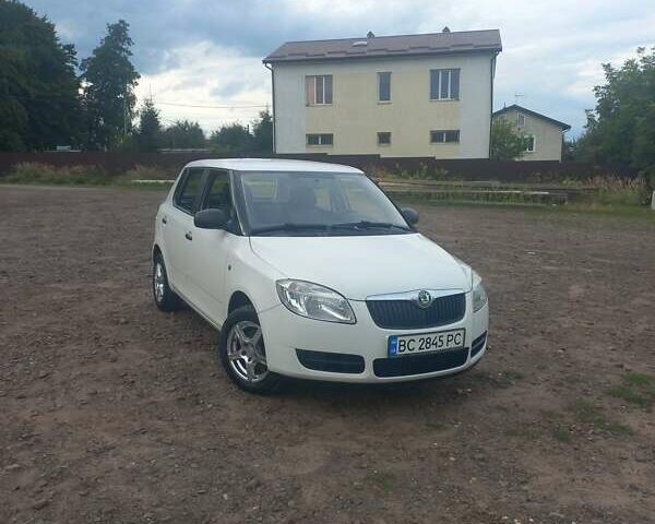 Белый Шкода Фабия, объемом двигателя 1.2 л и пробегом 185 тыс. км за 4700 $, фото 18 на Automoto.ua