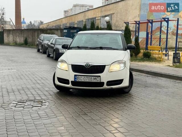 Белый Шкода Фабия, объемом двигателя 1.42 л и пробегом 273 тыс. км за 3800 $, фото 9 на Automoto.ua