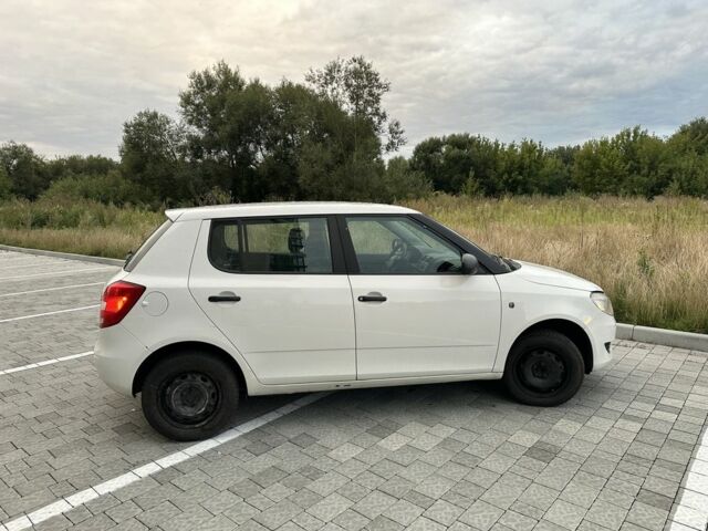 Білий Шкода Фабія, об'ємом двигуна 1.2 л та пробігом 220 тис. км за 4200 $, фото 3 на Automoto.ua