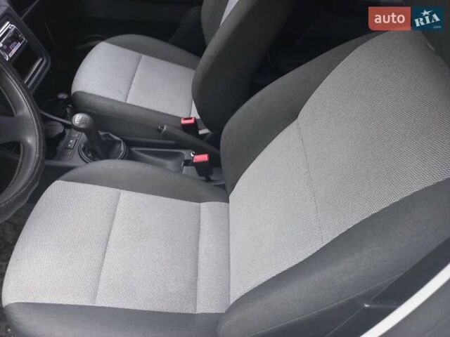 Белый Шкода Фабия, объемом двигателя 1.2 л и пробегом 48 тыс. км за 5000 $, фото 4 на Automoto.ua