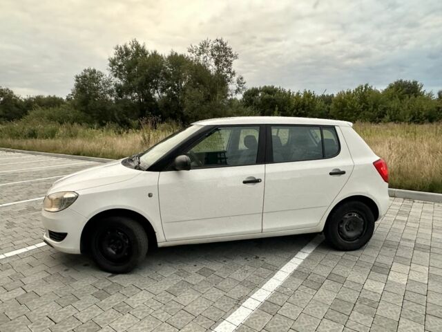 Білий Шкода Фабія, об'ємом двигуна 1.2 л та пробігом 220 тис. км за 4200 $, фото 1 на Automoto.ua