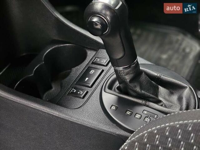 Белый Шкода Фабия, объемом двигателя 1.39 л и пробегом 213 тыс. км за 6999 $, фото 11 на Automoto.ua