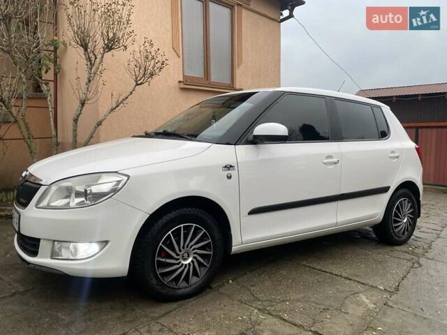 Белый Шкода Фабия, объемом двигателя 1.39 л и пробегом 194 тыс. км за 6200 $, фото 3 на Automoto.ua