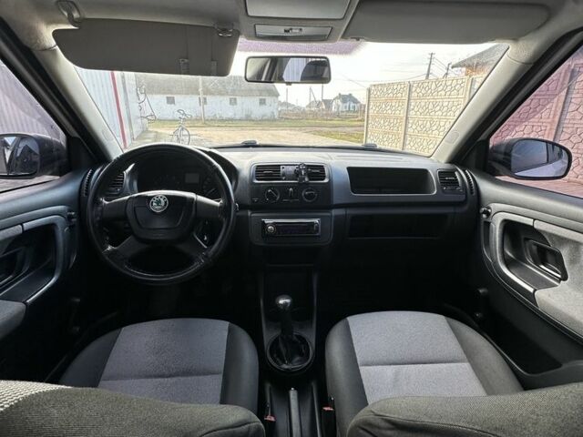 Белый Шкода Фабия, объемом двигателя 1.2 л и пробегом 265 тыс. км за 3299 $, фото 12 на Automoto.ua