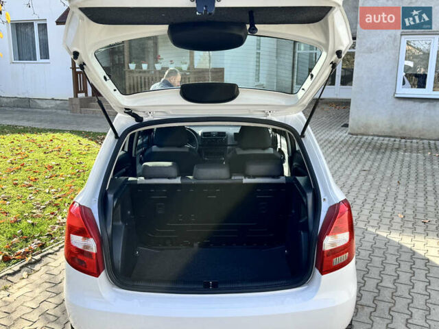 Белый Шкода Фабия, объемом двигателя 1.2 л и пробегом 158 тыс. км за 5499 $, фото 8 на Automoto.ua