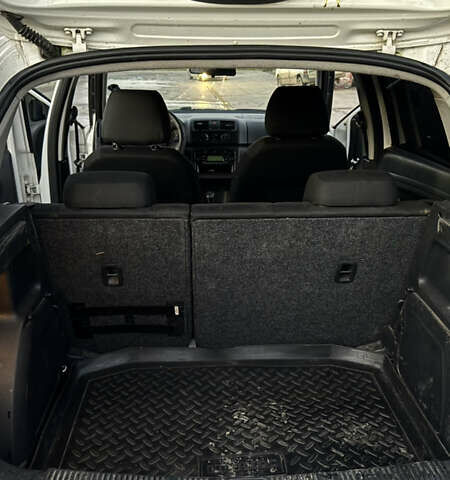 Белый Шкода Фабия, объемом двигателя 1.6 л и пробегом 294 тыс. км за 4700 $, фото 8 на Automoto.ua