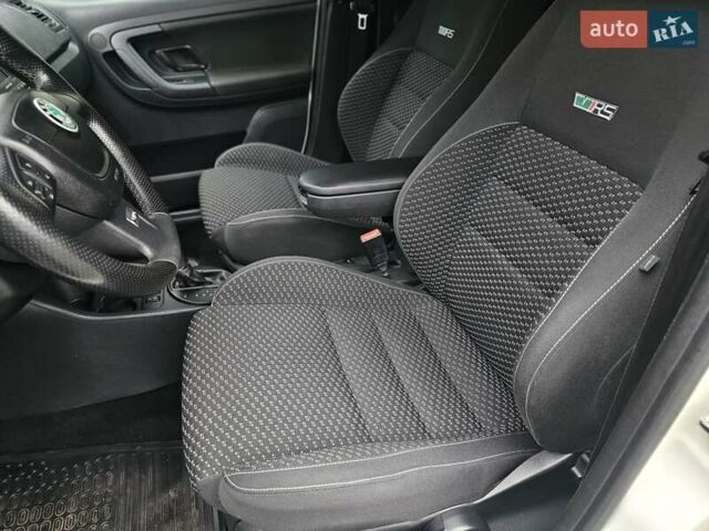 Белый Шкода Фабия, объемом двигателя 1.39 л и пробегом 213 тыс. км за 7250 $, фото 13 на Automoto.ua