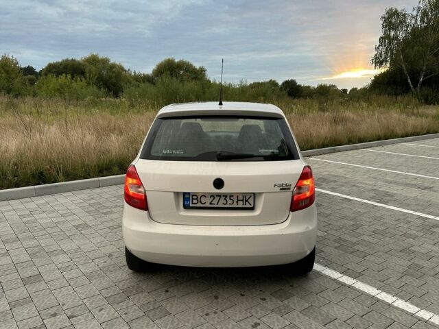 Білий Шкода Фабія, об'ємом двигуна 1.2 л та пробігом 220 тис. км за 4200 $, фото 2 на Automoto.ua