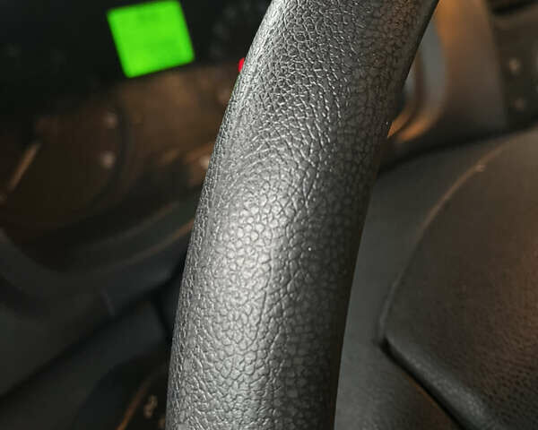 Белый Шкода Фабия, объемом двигателя 1.39 л и пробегом 141 тыс. км за 5400 $, фото 12 на Automoto.ua