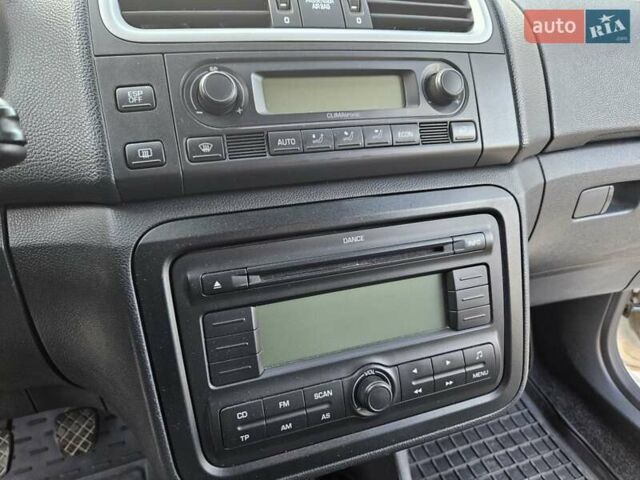 Белый Шкода Фабия, объемом двигателя 1.6 л и пробегом 198 тыс. км за 5200 $, фото 38 на Automoto.ua