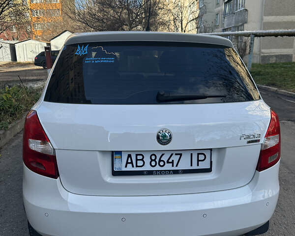 Белый Шкода Фабия, объемом двигателя 1.6 л и пробегом 196 тыс. км за 5200 $, фото 12 на Automoto.ua