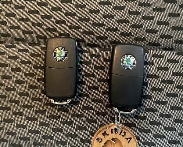 Белый Шкода Фабия, объемом двигателя 1.39 л и пробегом 194 тыс. км за 6200 $, фото 6 на Automoto.ua