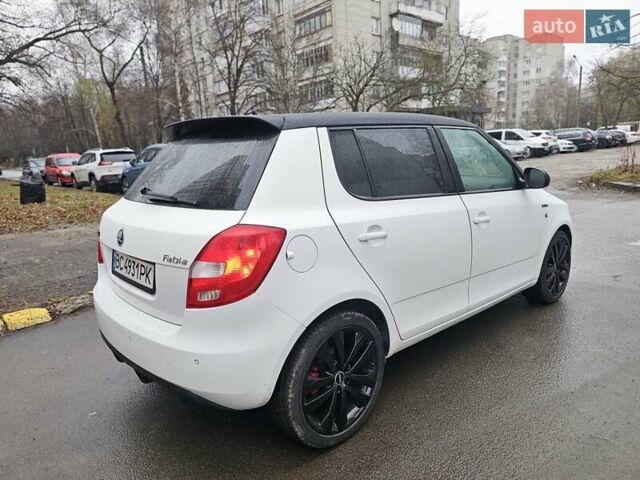 Белый Шкода Фабия, объемом двигателя 1.39 л и пробегом 213 тыс. км за 6999 $, фото 7 на Automoto.ua