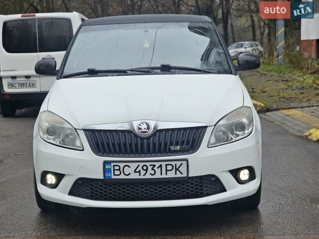 Белый Шкода Фабия, объемом двигателя 1.39 л и пробегом 213 тыс. км за 6999 $, фото 6 на Automoto.ua
