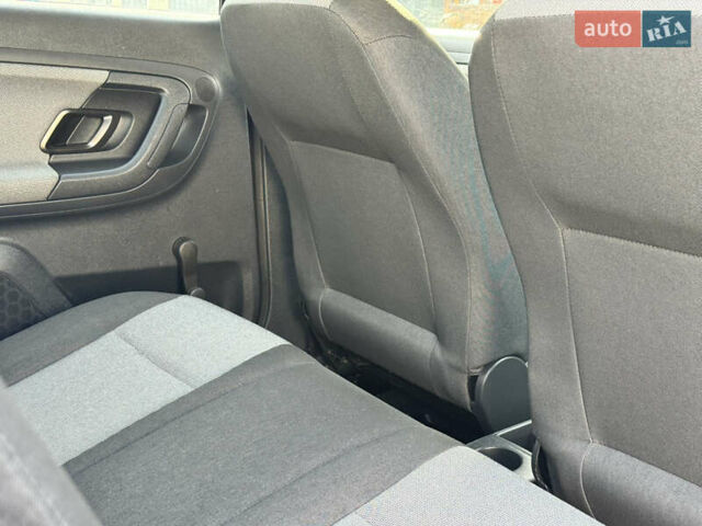 Белый Шкода Фабия, объемом двигателя 1.2 л и пробегом 158 тыс. км за 5499 $, фото 21 на Automoto.ua