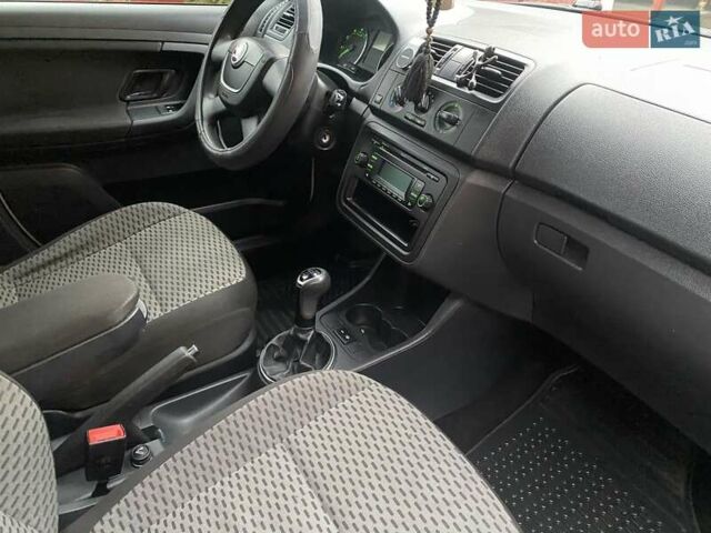 Белый Шкода Фабия, объемом двигателя 1.39 л и пробегом 194 тыс. км за 6200 $, фото 9 на Automoto.ua