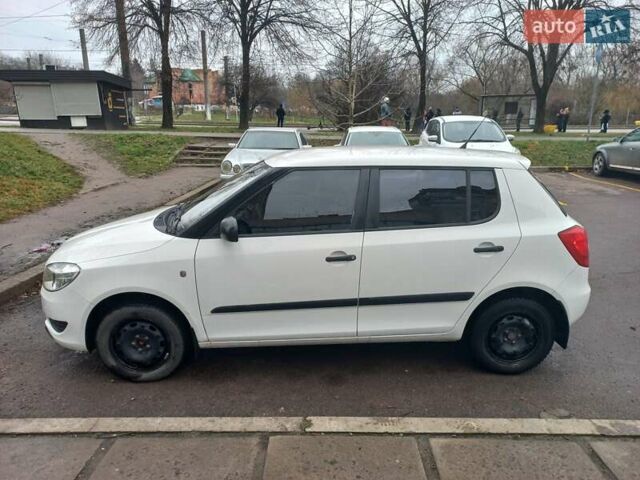 Белый Шкода Фабия, объемом двигателя 1.2 л и пробегом 48 тыс. км за 5000 $, фото 18 на Automoto.ua