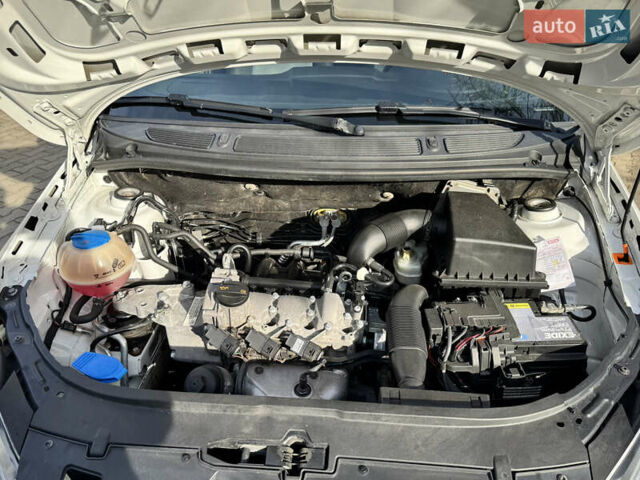 Белый Шкода Фабия, объемом двигателя 1.2 л и пробегом 158 тыс. км за 5499 $, фото 24 на Automoto.ua