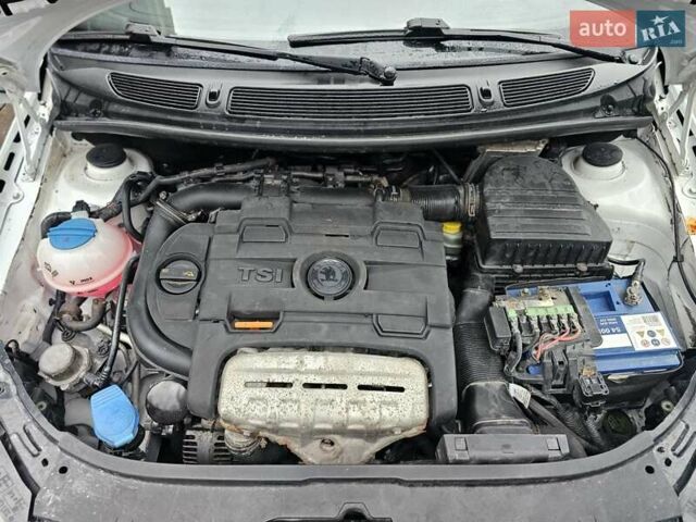 Белый Шкода Фабия, объемом двигателя 1.39 л и пробегом 213 тыс. км за 6999 $, фото 15 на Automoto.ua