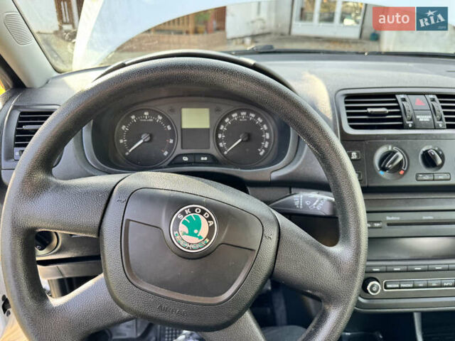 Белый Шкода Фабия, объемом двигателя 1.2 л и пробегом 158 тыс. км за 5499 $, фото 15 на Automoto.ua