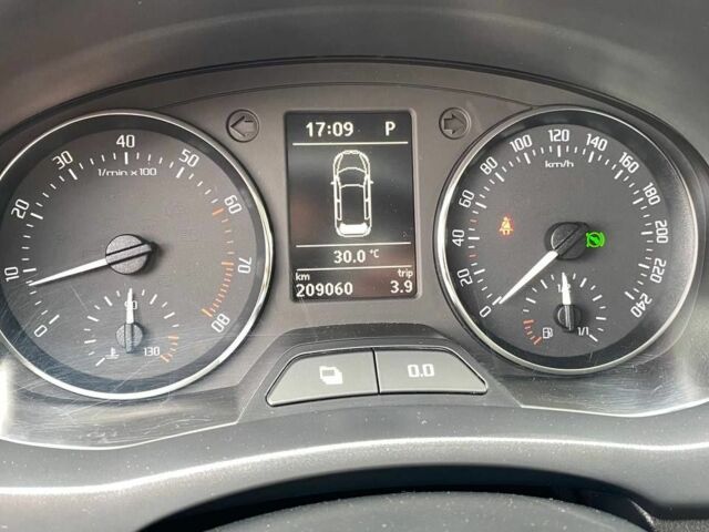 Білий Шкода Фабія, об'ємом двигуна 0 л та пробігом 209 тис. км за 6500 $, фото 8 на Automoto.ua