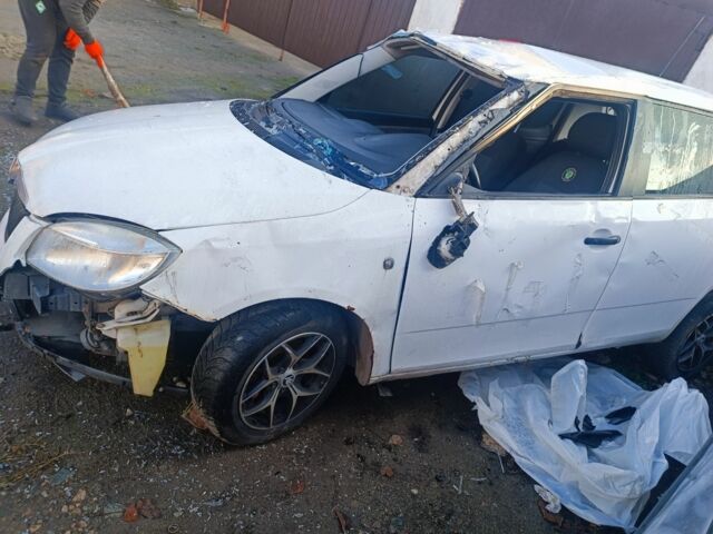 Білий Шкода Фабія, об'ємом двигуна 0 л та пробігом 150 тис. км за 1500 $, фото 1 на Automoto.ua