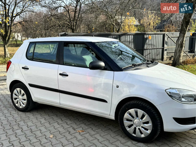 Белый Шкода Фабия, объемом двигателя 1.2 л и пробегом 158 тыс. км за 5499 $, фото 5 на Automoto.ua