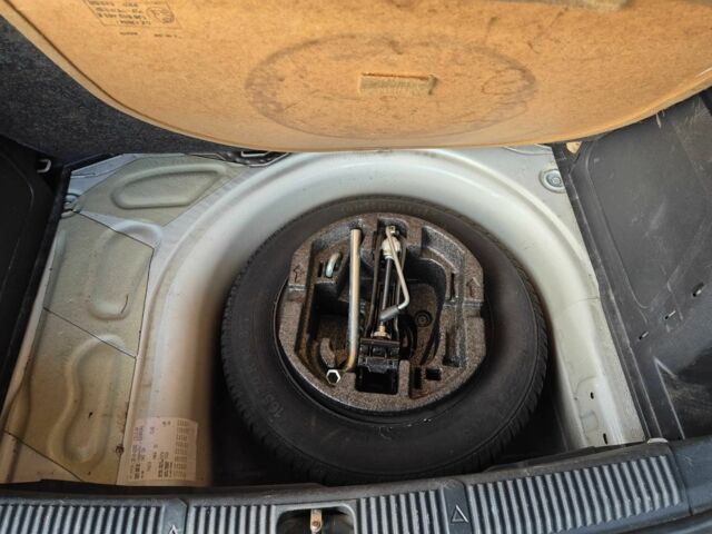 Белый Шкода Фабия, объемом двигателя 1.2 л и пробегом 140 тыс. км за 5900 $, фото 11 на Automoto.ua