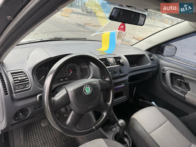 Белый Шкода Фабия, объемом двигателя 1.2 л и пробегом 184 тыс. км за 4800 $, фото 1 на Automoto.ua