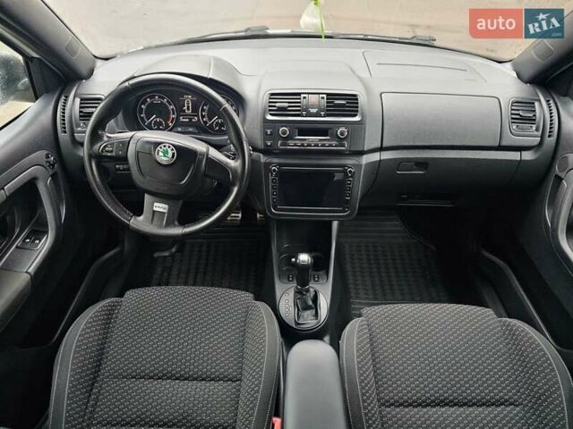 Белый Шкода Фабия, объемом двигателя 1.39 л и пробегом 213 тыс. км за 7250 $, фото 10 на Automoto.ua