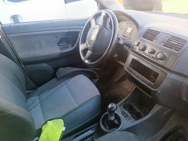 Білий Шкода Фабія, об'ємом двигуна 0 л та пробігом 150 тис. км за 1500 $, фото 6 на Automoto.ua